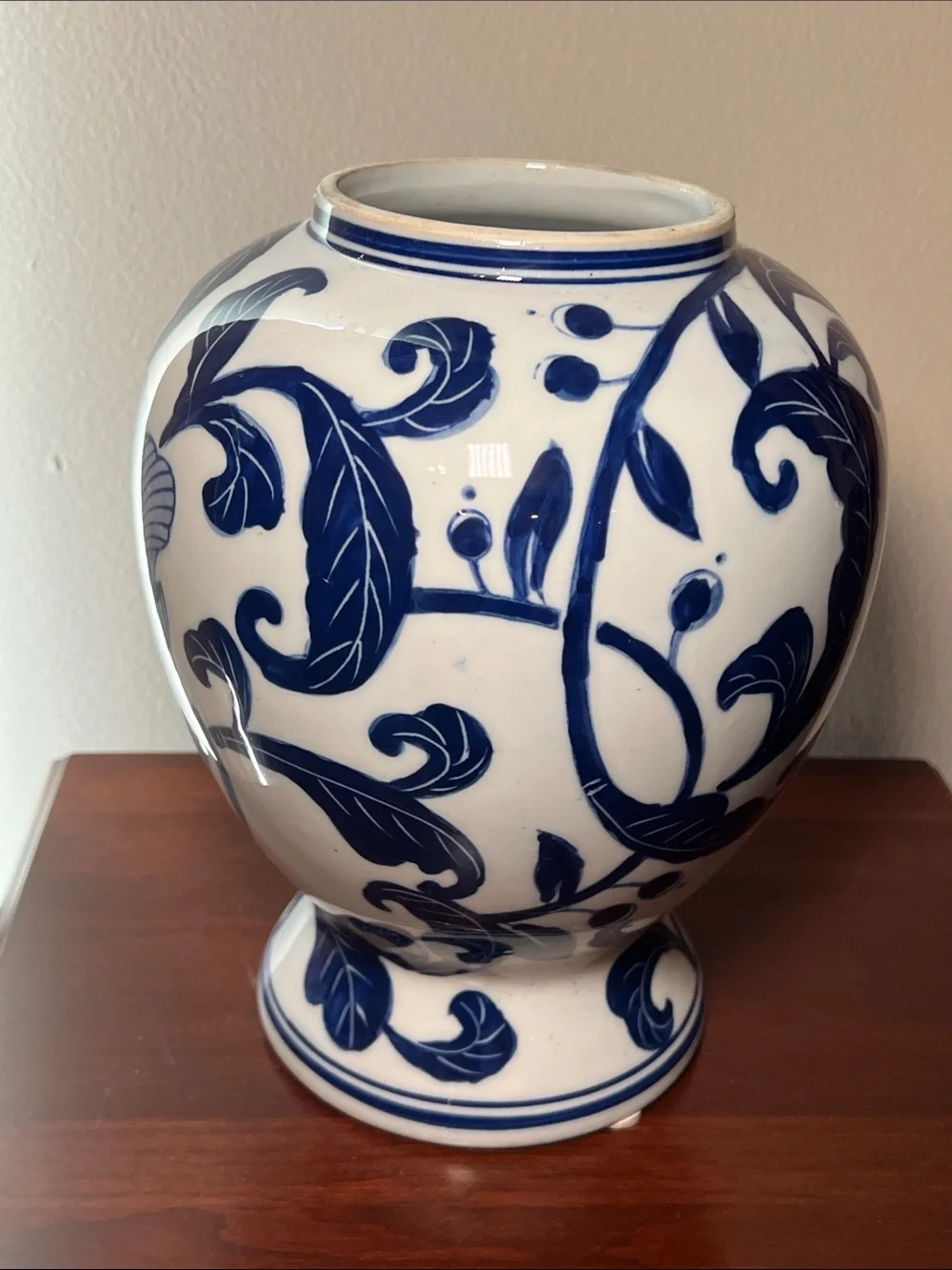 Vintage Blue and White Floral Chinoiserie Flower Vase - Picture 2 of 7